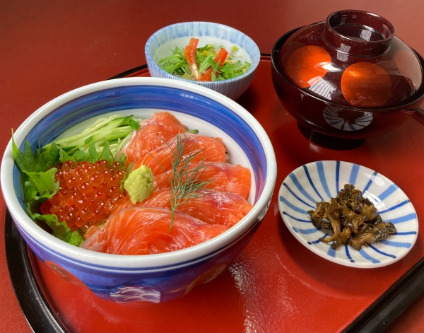 サーモンいくら丼